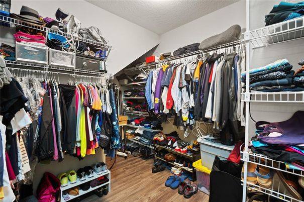 Interior, Walk-in Closets, Wood Texture Flooring