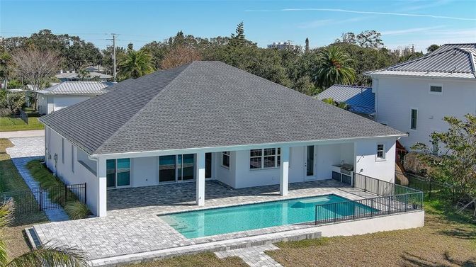 Exterior, Pool
