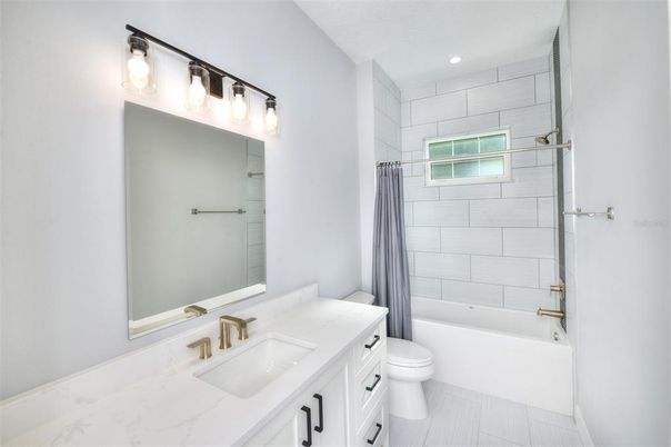 Bathroom, Interior, Recessed Lighting