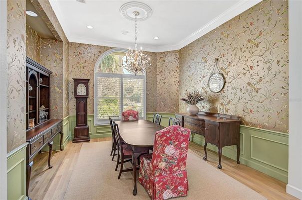 Chandelier, Dining room, Interior, Recessed Lighting, Wood Texture Flooring