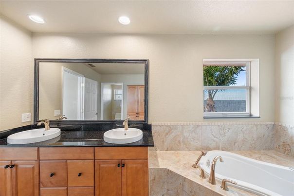 Bathroom, Dual Sink Vanities, Interior, Recessed Lighting