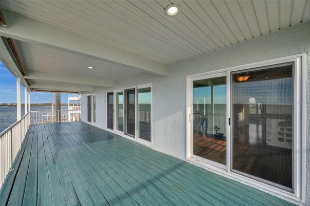 Exterior, Interior, Recessed Lighting, Water, Wood Texture Flooring