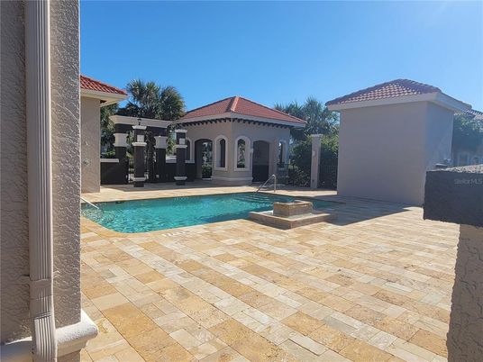 Exterior, Pool