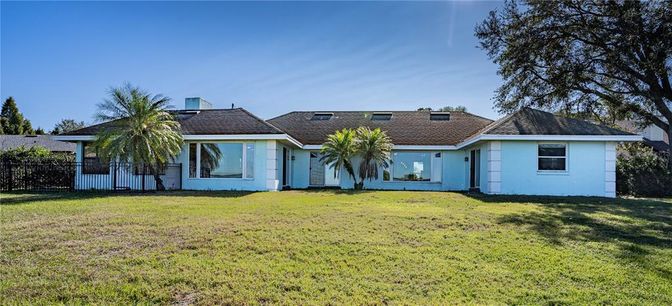 Backyard, Exterior, Facade, Ranch