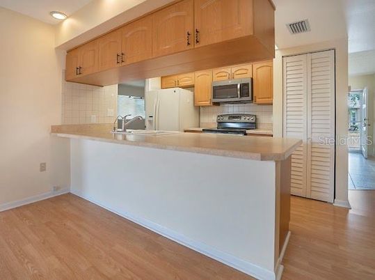Interior, Kitchen, Recessed Lighting, Wood Texture Flooring