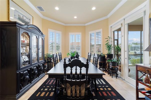Dining room, Interior, Recessed Lighting