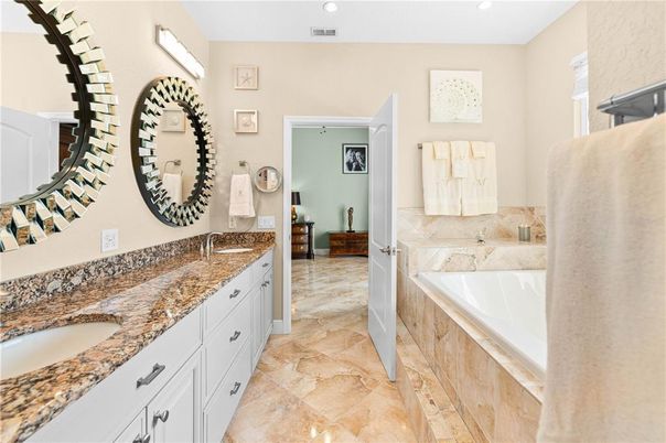 Bathroom, Dual Sink Vanities, Interior, Recessed Lighting