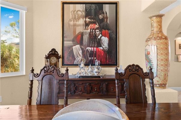 Dining room, Interior