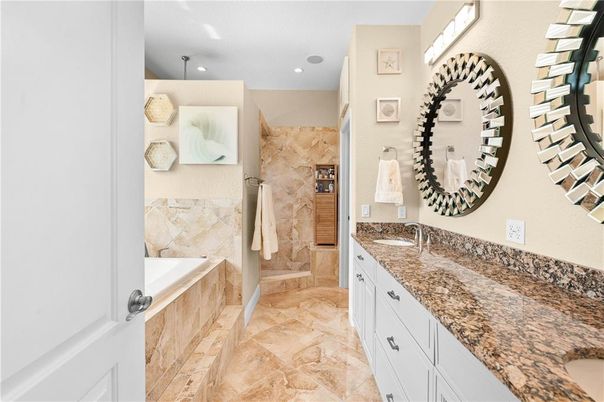 Bathroom, Dual Sink Vanities, Interior, Recessed Lighting