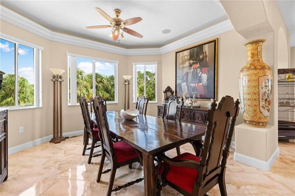 Dining room, Interior