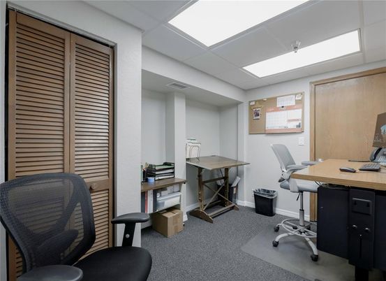 Home Office, Interior