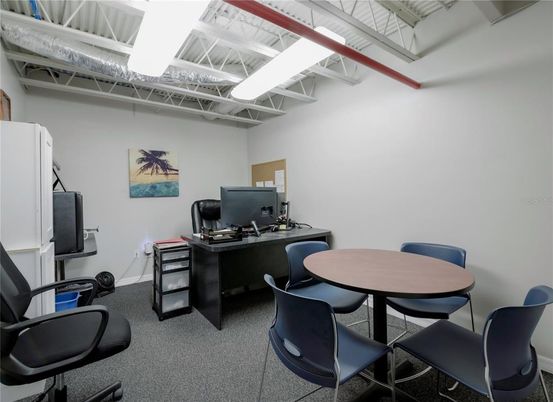 Home Office, Interior