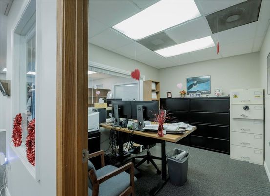 Home Office, Interior