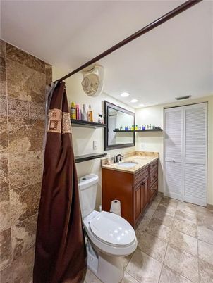 Bathroom, Interior, Recessed Lighting