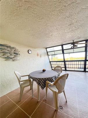 Dining room, Interior