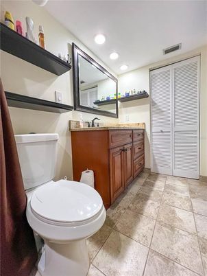 Bathroom, Interior, Recessed Lighting
