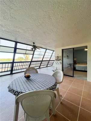 Dining room, Interior