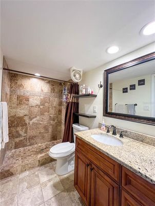 Bathroom, Interior, Recessed Lighting