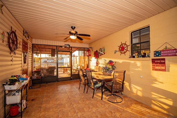Dining room, Interior