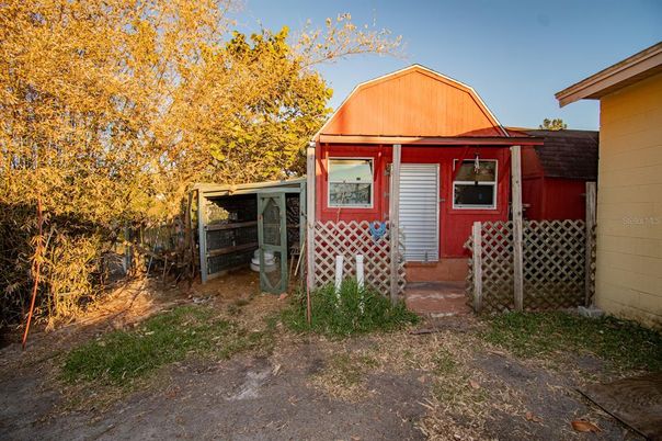 Backyard, Exterior