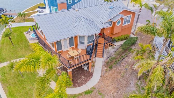 Exterior, Drone