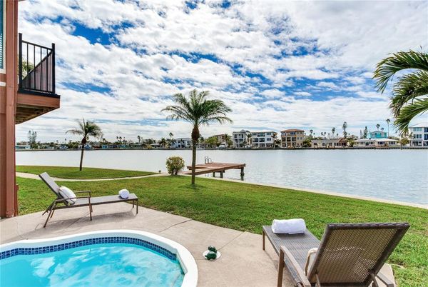 Exterior, Lake, Pool