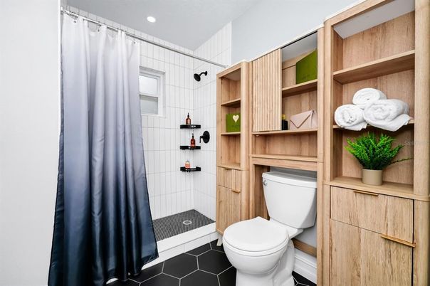 Bathroom, Interior, Recessed Lighting