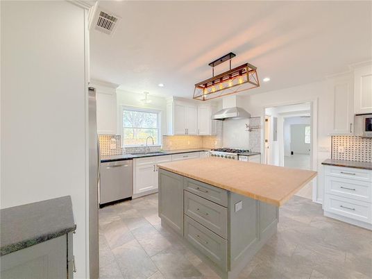 Interior, Kitchen, Pendant Lights, Recessed Lighting, Stainless Steel Appliances