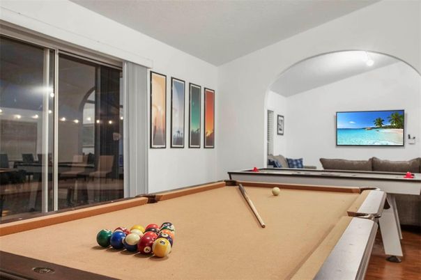 Billiard Table, Game Room, Interior