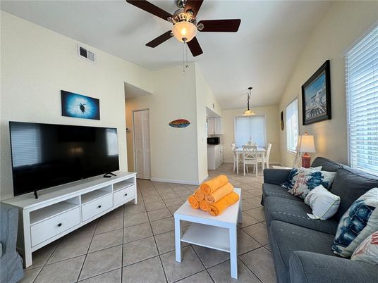 Dining room, Interior, Living room, Pendant Lights
