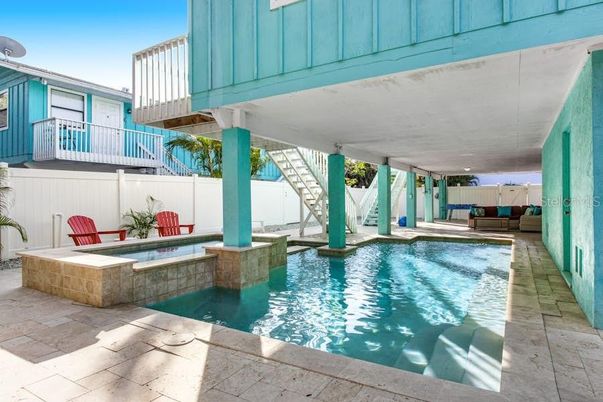 Exterior, Pool