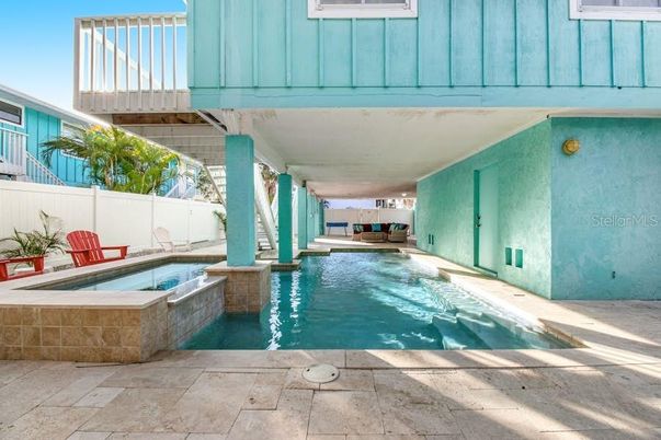 Exterior, Pool
