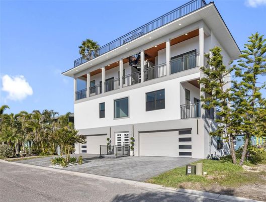 Attached, Exterior, Facade, Modern