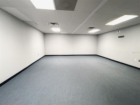 Empty room, Interior, Projection Screen, Recessed Lighting