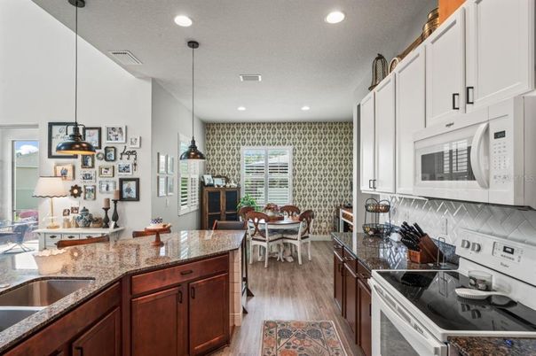 Dining room, Interior, Kitchen, Pendant Lights, Recessed Lighting, Wood Texture Flooring