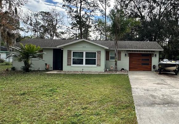 Attached, Exterior, Facade, Ranch