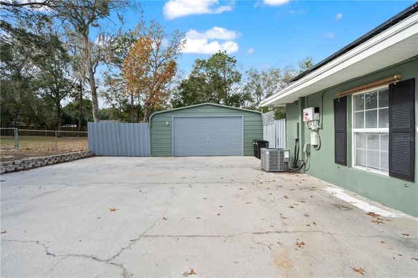 Detached Garage, Exterior