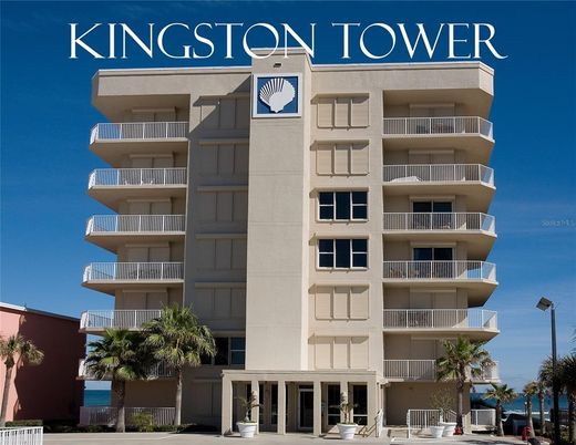 Exterior, Facade, Condo Building