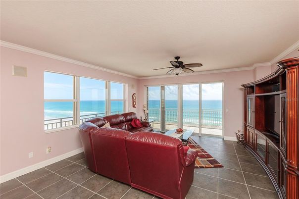 Interior, Living room, Water