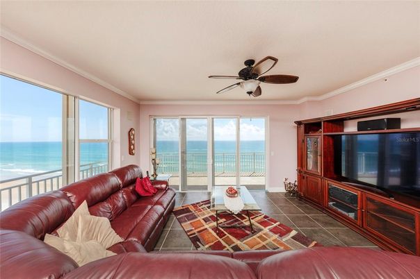 Interior, Living room, Water