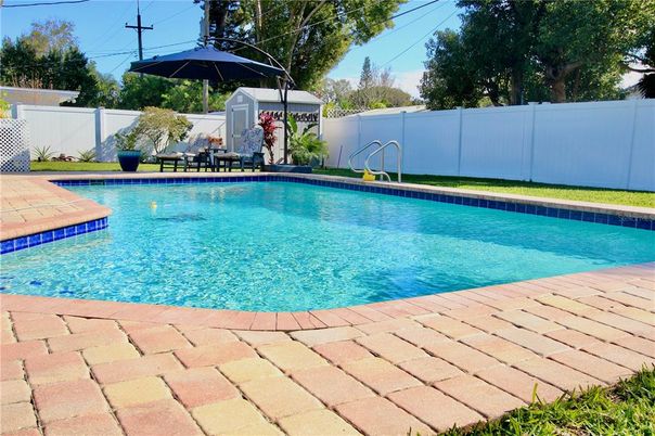 Exterior, Pool