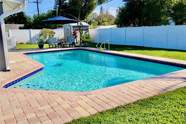 Exterior, Pool