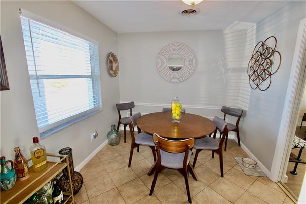 Dining room, Interior