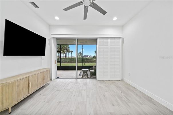 Empty room, Interior, Recessed Lighting, Wood Texture Flooring