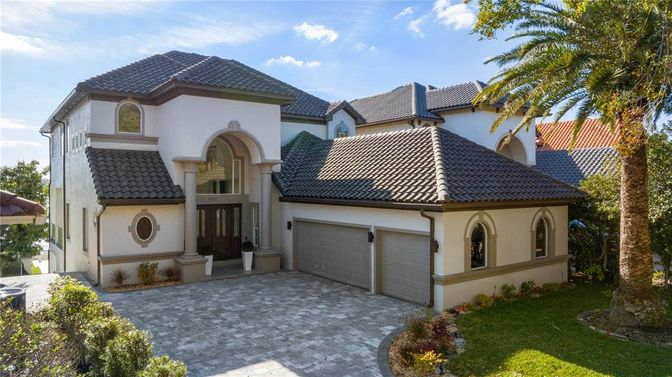 Attached, Exterior, Facade, Mediterranean