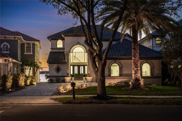 Exterior, Facade, Mediterranean