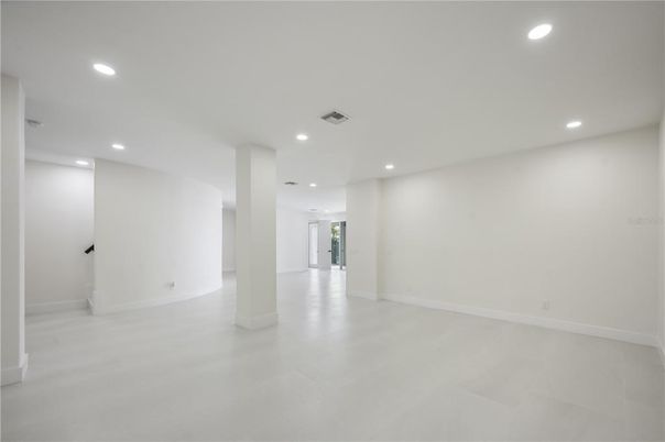 Empty room, Interior, Recessed Lighting