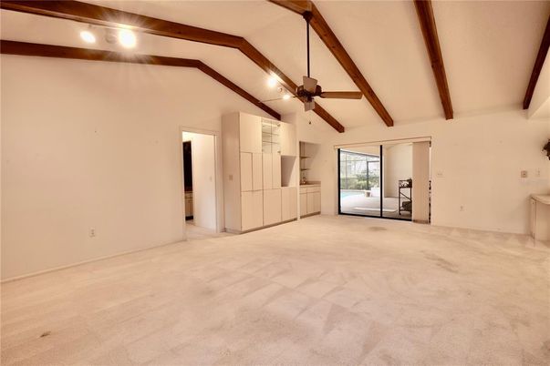 Empty room, Interior, Wooden Beams