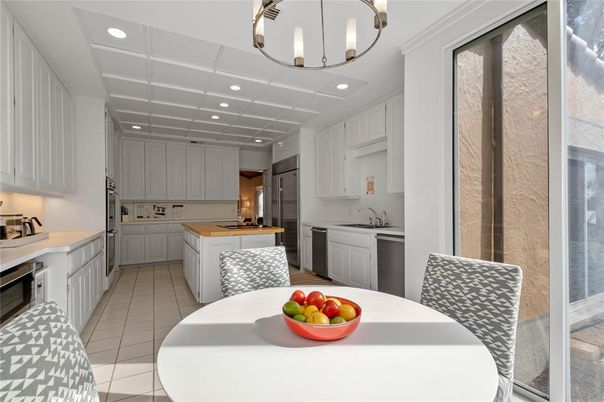 Dining room, Interior, Kitchen, Recessed Lighting, Stainless Steel Appliances