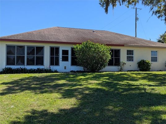 Backyard, Exterior, Facade, Ranch